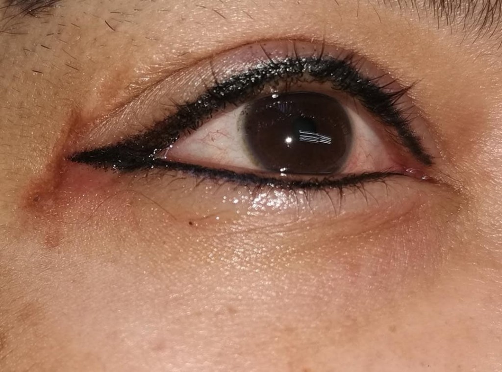 Delineado permanente de ojos