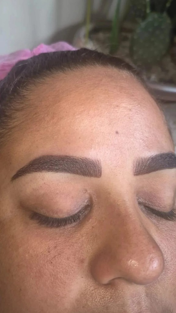 Cejas micropigmentadas